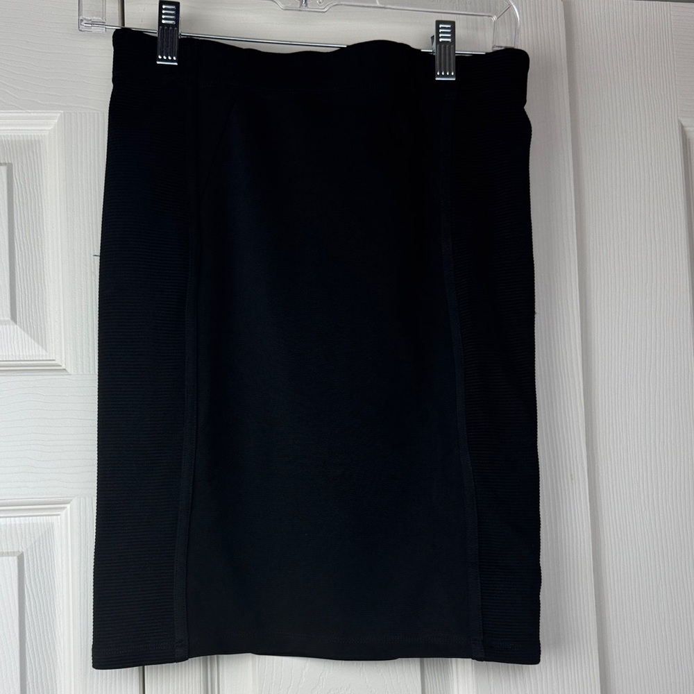 BCBGMaxAzria Classic Black Pencil Skirt